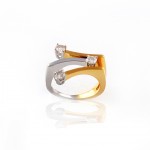 R020 Dvobojni prsten s dijamantima od 0,42 karata