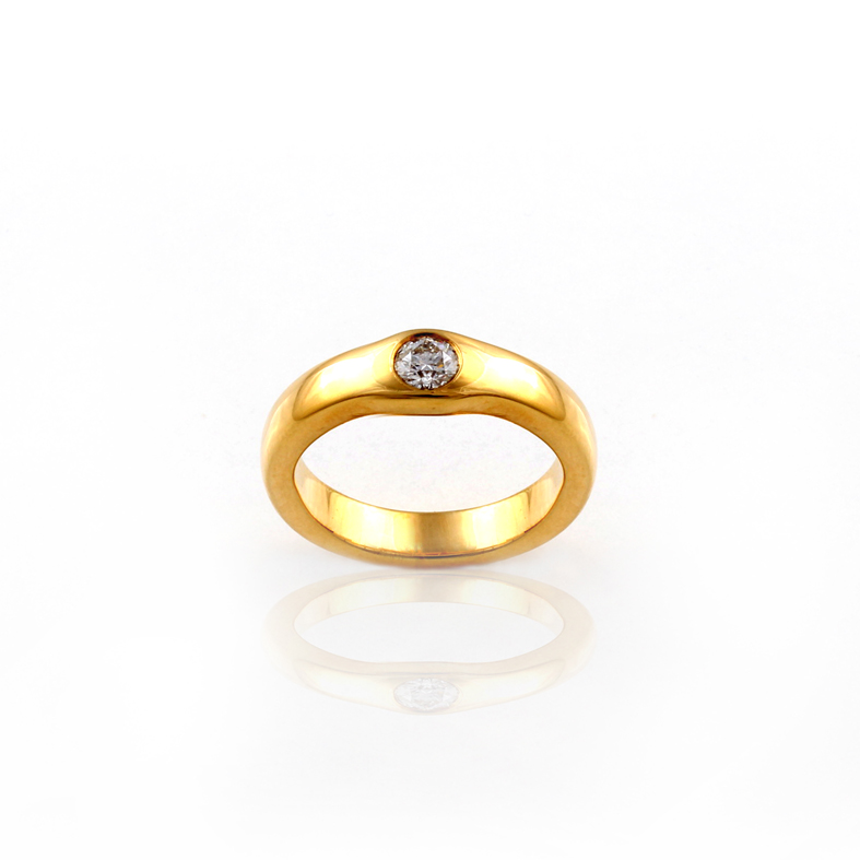 R026 prsteň zo žltého zlata s diamantom 0,30 ct