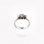 R028 кольцо из белого золота с бриллиантами 0.72ct