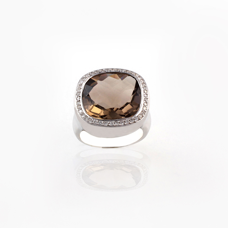 R034 hvitt gull Ring med røyk kvarts og 0.44ct diamanter