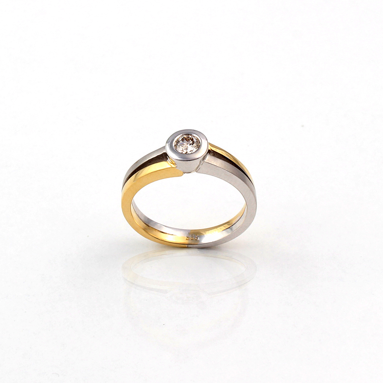 R076 Bicolor Ring with 0.22ct diamond