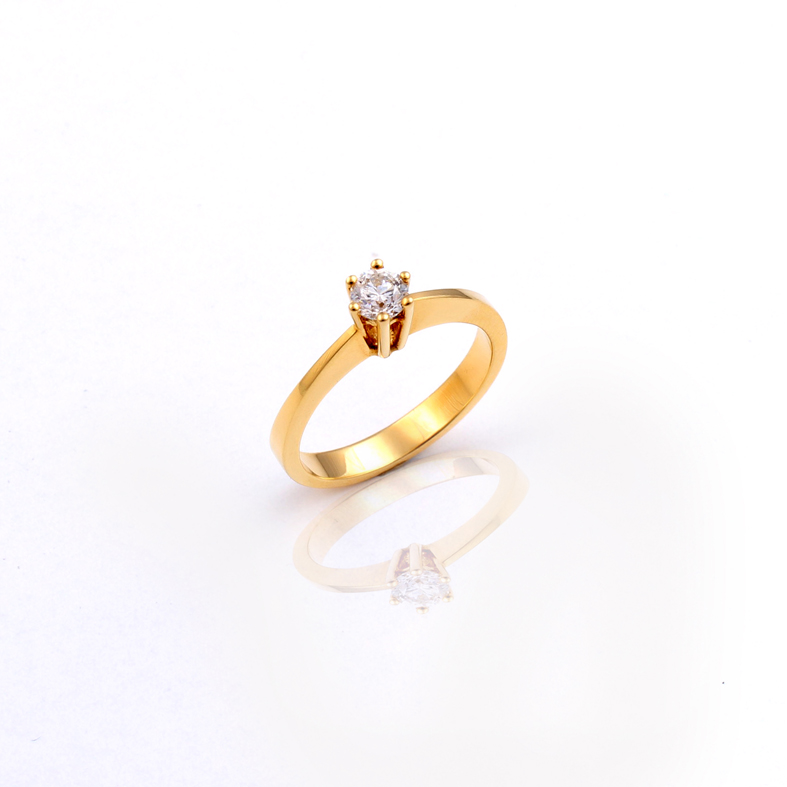 R083 Geel Gouden Solitare Ring met 0.17ct Diamond