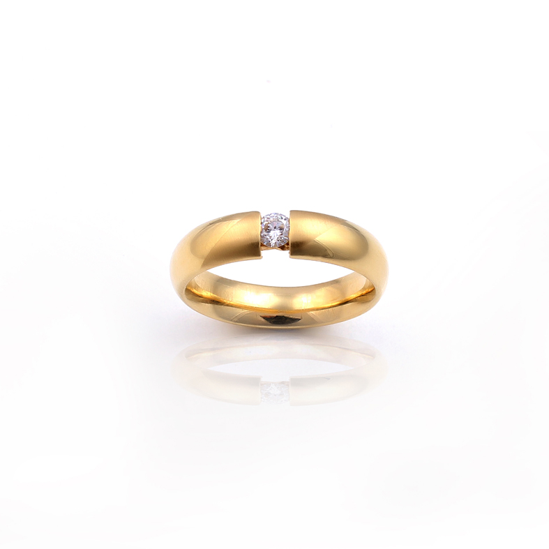 R086 Prsteň zo žltého zlata s 0,20 karátovým diamantom