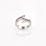 R100 White Gold Ring with 0.30ct Diamonds