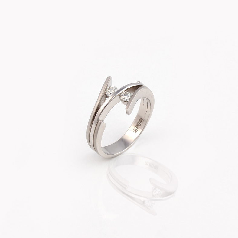 Prsten od bijelog zlata R100 s dijamantima od 0,30 ct