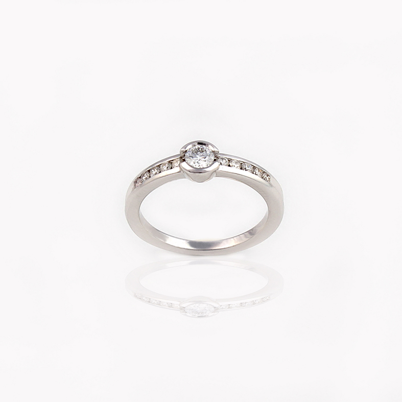 R104 fehérarany gyűrű 0,47 karátos gyémánttal