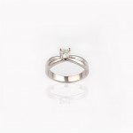 R107 Solitare prsten od bijelog zlata s dijamantom od 0,51 karata