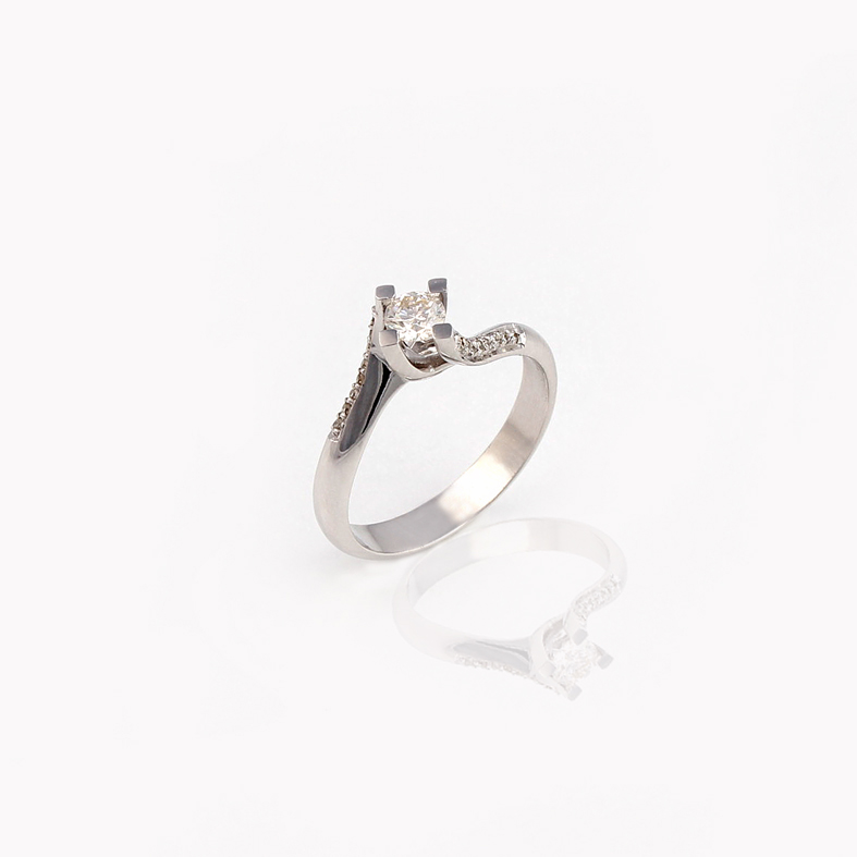 R108 Witgouden Ring 0.37ct Diamanten