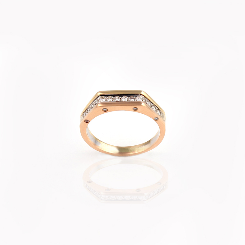 R114 Trójkolorowy złoty pierścionek z diamentami o masie 0,26 ct