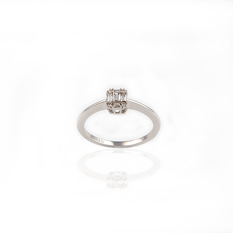 R129 White Gold Ring with 0.21 Diamonds