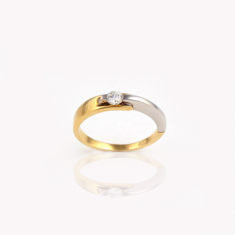 Dwukolorowy złoty pierścionek R136 z diamentem o masie 0,21 ct