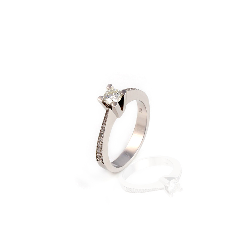 R150 hvitt gull Solitaire Ring med 0,70 ct diamanter