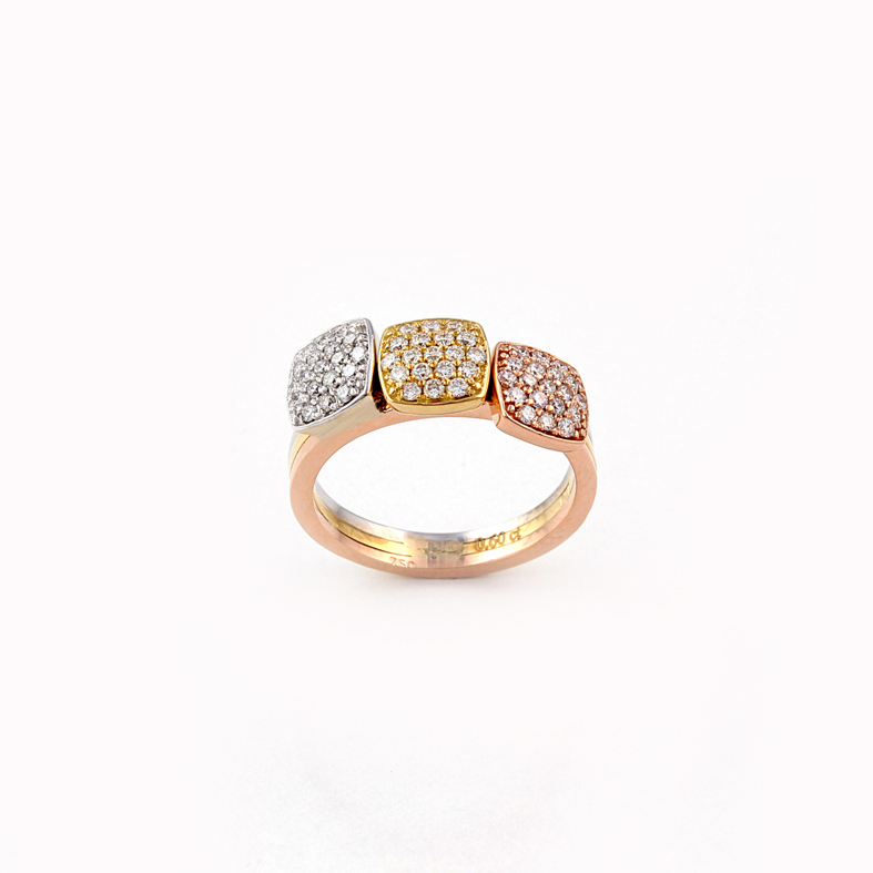 R165 Trójkolorowy pierścionek z diamentem o masie 0,60 ct