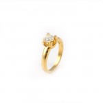 R238 Gult gull Ring med 0,53 ct diamant