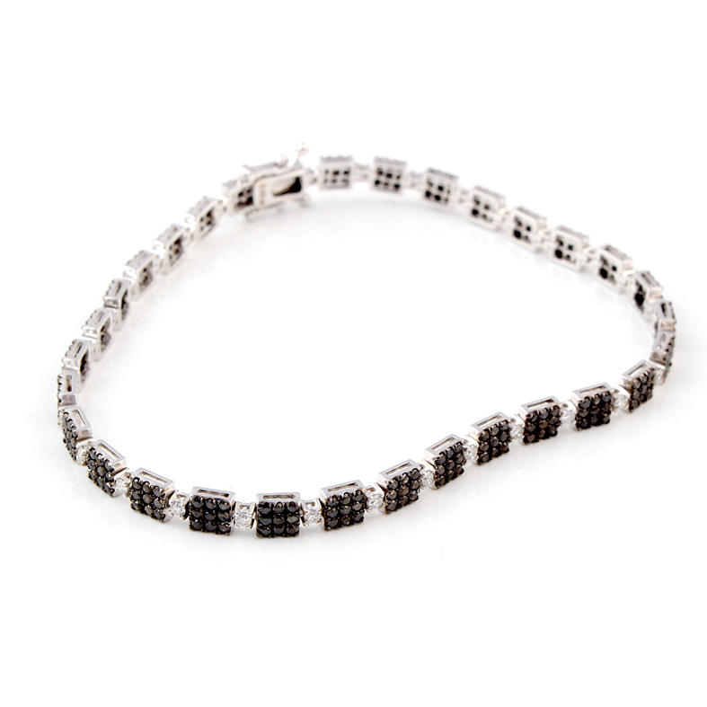 Blzk005 White Gold Armband with 2.48ct Black and 0.54ct white Diamonds