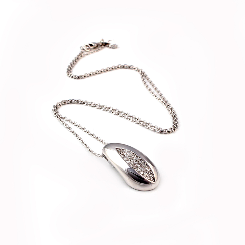 K017 White Gold Necklace with Diamonds