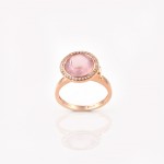 R246 Prsten od ružičastog zlata s dijamantima od 0,15 karata i ružičastim kvarcom.