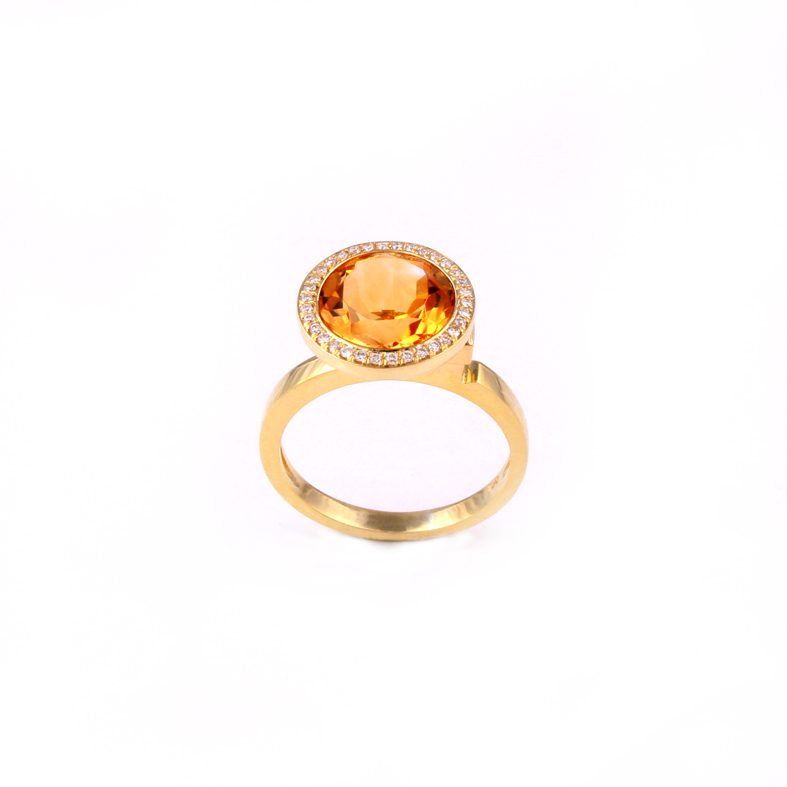 Anel de ouro amarelo R419 com zitrina e diamante de 0,17 quilates