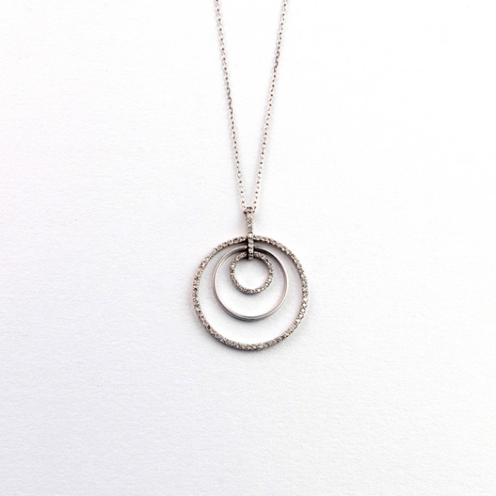 K043 White Gold Necklace with Diamonds