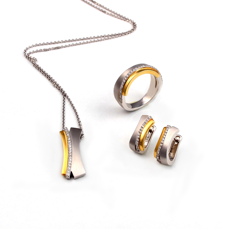 K053 Dvojfarebný náhrdelník z bieleho a žltého zlata s diamantmi