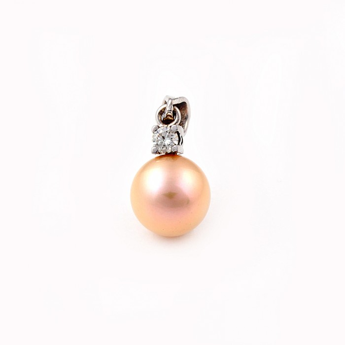 P004 Pendente in oro bianco con perla e diamante da 0,10 ct