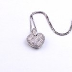 قلادة قلب من الذهب الأبيض K060 مع 1.00 قيراط من الماس