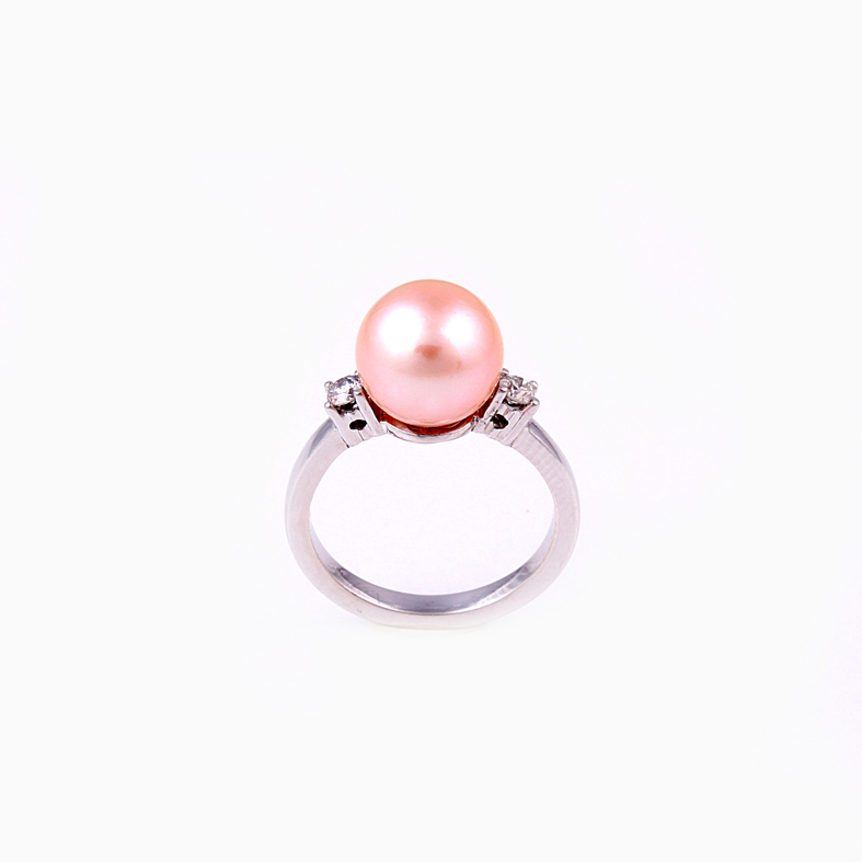 R032B White Gold Ring With Pearl and 0.18ct Diamonds
