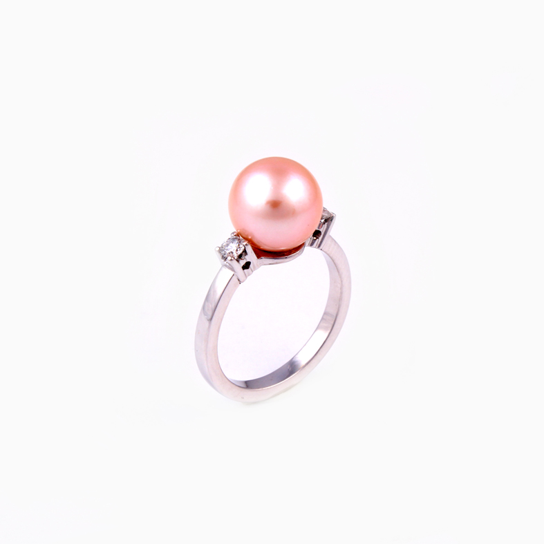 R032B-Weissgold-Ring mit Perle und Diamanten 0,18 ct