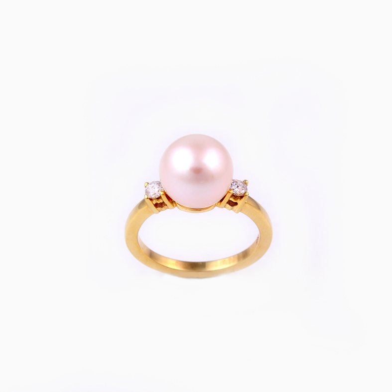 R032C Yellow gold Ring With Pearl and 0.16ct Diamonds
