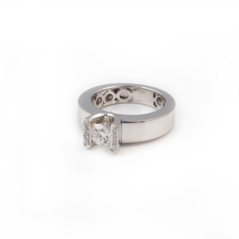 R06A White Gold Custom Made 0.73ct Diamond Ring