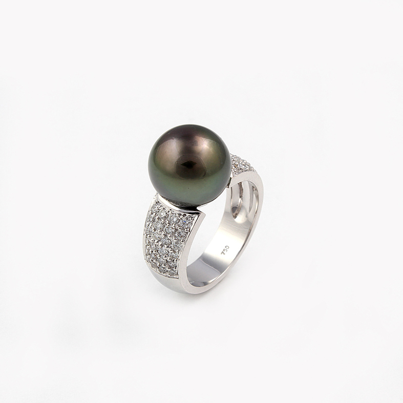 R06A hvitt gull Ring med Pearl og 1.09ct diamanter