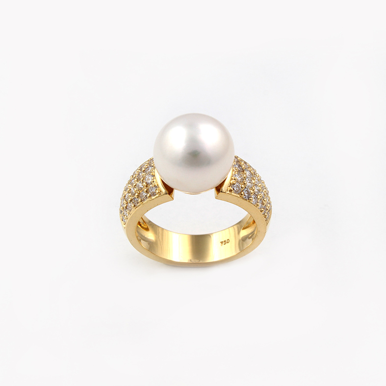 R06C sárga arany gyűrű gyöngyökkel és 1,09 karátos gyémántokkal