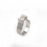 R07A Prsten s dijamantom od 1,15 karata izrađen po narudžbi od bijelog zlata