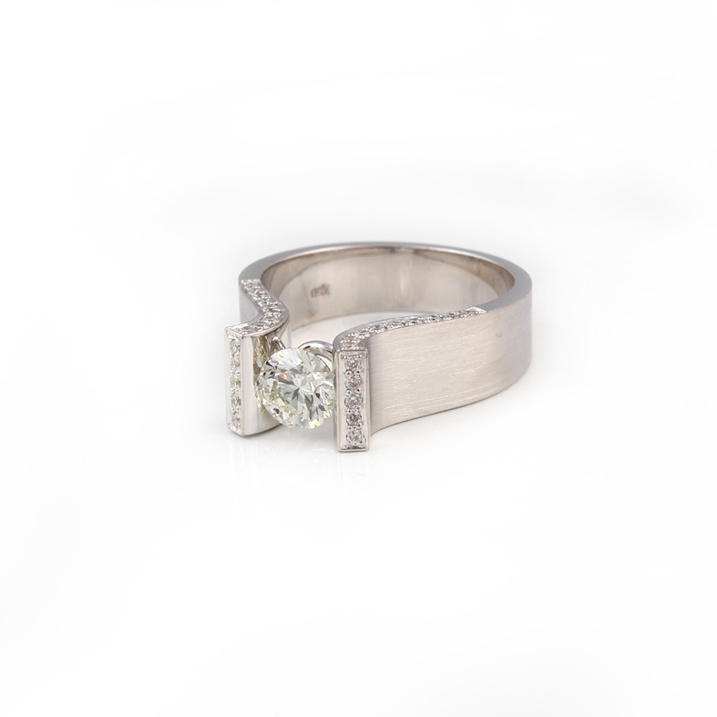 Anel de diamante personalizado de 1,15 quilates em ouro branco R07A