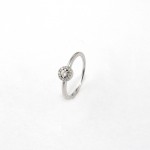 R197 fehérarany gyűrű 0,18 karátos gyémántokkal