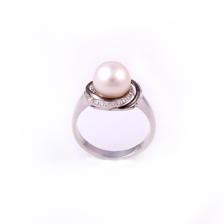 R19A hvitt gull Ring med Pearl og 0.10ct diamanter