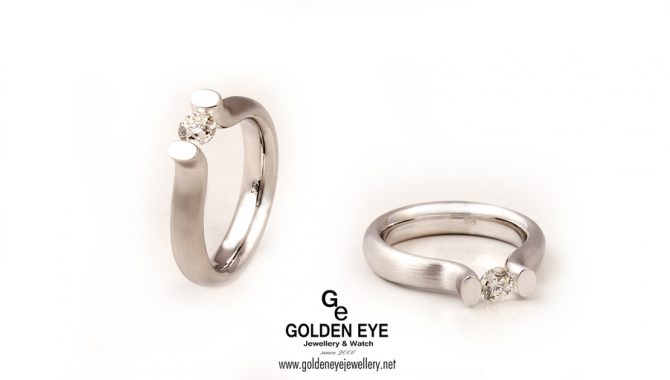 R222 Witte Gouden Ring met 0.41ct Diamanten