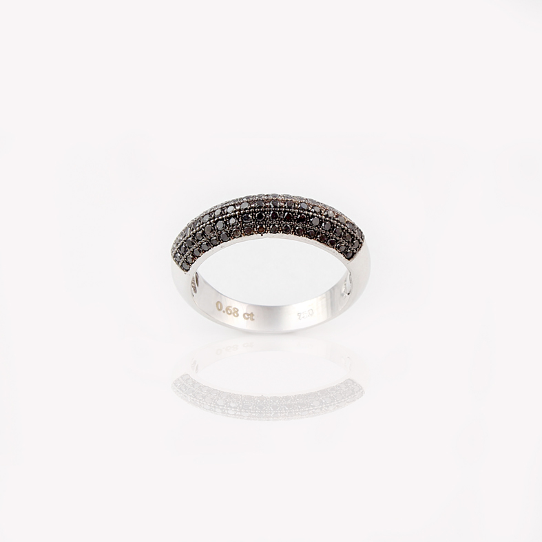 R25A Prsten z bílého zlata s 0,68ct černými diamanty