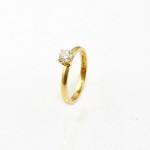 Anel de ouro amarelo R499 com diamante de 0,40 quilates