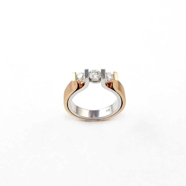 R505 fehér és rózsa arany gyűrű 0,69 karátos gyémántokkal