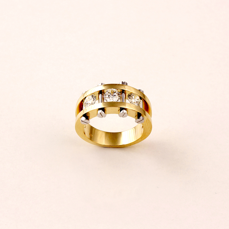 R506 خاتم من الذهب الأبيض والأصفر مرصع بالألماس 1.31 قيراط