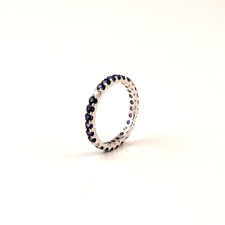 R692 кольцо из белого золота с 0,23 карата алмазов и 1,33 карата Сафир