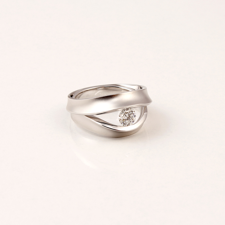 R919 hvid guld Ring med 0,52 ct diamant