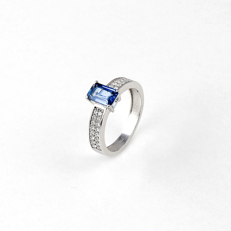 R033D hvid guld Ring med blå Saphire og diamanter