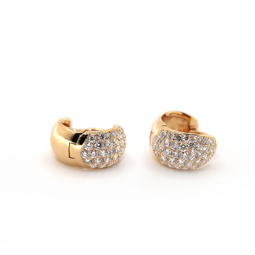 women-diamond-earrings